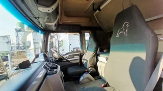 BOLD BUSIBESS MOVERS !!