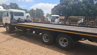 NISSAN UD TAGAXLE ROLLBACK