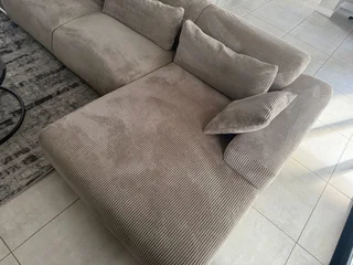 Couch - Ad posted by Lathi-tha Mbalentle