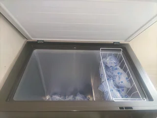 Hisense freezer 195 liter gray 3 months old