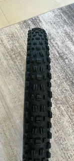 Brand New Maxxis Assegai DH casing tubeless ready 3C maxx grip 27.5x2.50WT 50 PSI MTB tire