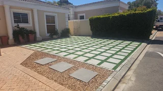 ALL TYPES OF PAVING AND ARTIFICIAL GRASS  ROLL ON LAWN AND GARDEN PEBBLES STONES INSTALLATION