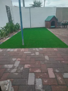 BLOCK N TURF/ / INSTANT ROLL ON LAWN //GARDEN PEBBLES STONES/ /PAVING  GARDEN NEEDS INSTALLATION