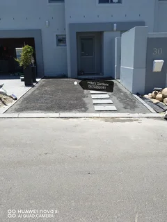 BLOCK N TURF/ / INSTANT ROLL ON LAWN //GARDEN PEBBLES STONES/ /PAVING  GARDEN NEEDS INSTALLATION