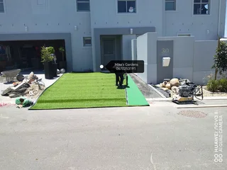 BLOCK N TURF/ / INSTANT ROLL ON LAWN //GARDEN PEBBLES STONES/ /PAVING  GARDEN NEEDS INSTALLATION