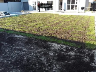 SUPPLY DELIVERY N INSTALLATION OF INSTANT ROLL ON LAWN AND GARDEN PEBBLES STONES AND COMPOST