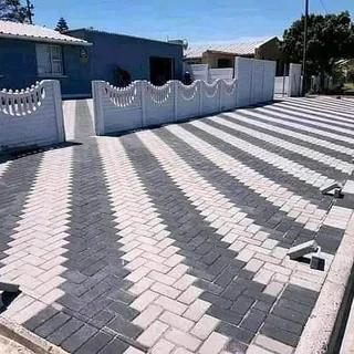 DRY LANFSCAPING N GARDENING ASTRO TURF N ALL TYPES OF STONES AND PAVING INSTALLATION