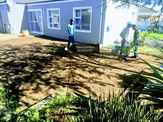 DRY LANFSCAPING N GARDENING ASTRO TURF N ALL TYPES OF STONES AND PAVING INSTALLATION