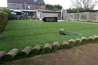 Buffalo#lm Berea#kikuyu#13 N19mm Brown N Grey Stones# Topsoil N Lawn Dressing