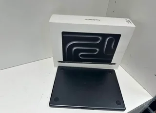 Macbook pro  M4 16gb ram 512gb ssd