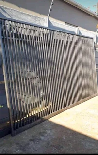 Steel driveway gates and fencing