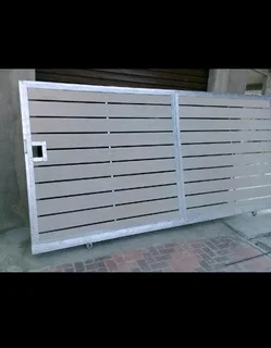 Driveway Nutec gates, fencing and gate motors