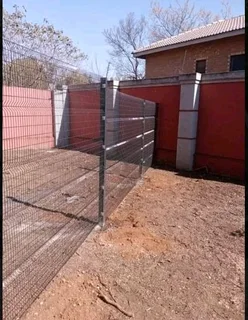 Driveway Nutec gates, fencing and gate motors