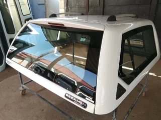 AMAROK GEN1 DOUBLE CAB LOWLINE WHITE BEEKMAN EXECUTIVE CANOPY