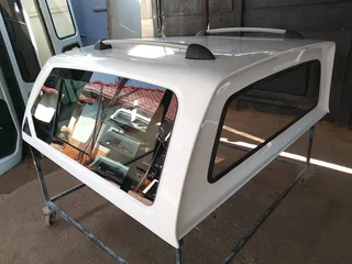 AMAROK GEN1 DOUBLE CAB LOWLINE WHITE BEEKMAN EXECUTIVE CANOPY