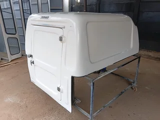 NP200 HALFTON FULLDOOR WHITE ROAMER CANOPY