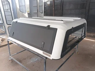 TOYOTA HILUX 2016-2025 DOUBLE  CAB RLD WHITE FRAME BLACK DOOR