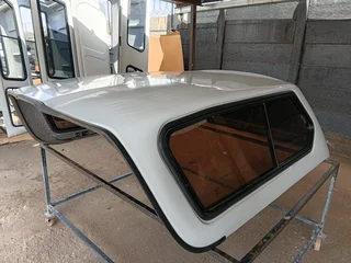 CHEV 2012 HALFTON LOWLINE WHITE BEEKMAN CANOPY