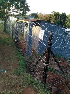 WELDED MESH FENCE