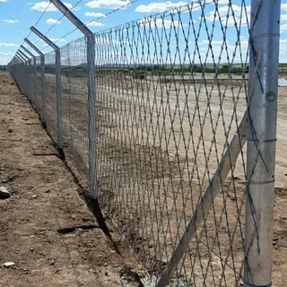 WELDED MESH FENCE