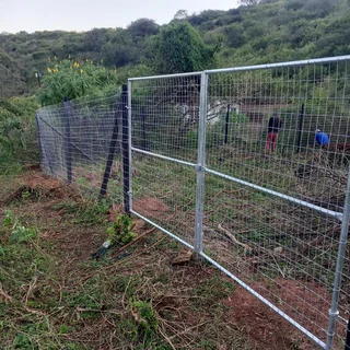 WELDED MESH FENCE