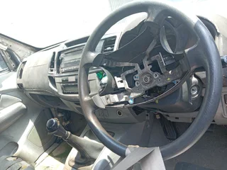 Toyota hilux stripping diesel 2.4 engine gearbox suspension tail light shock bump head lights roof