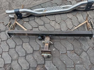 Toyota hilux stripping diesel 2.4 engine gearbox tailgate shock piston block crankshaft anything