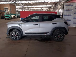 stripping renault kiger 2022 doors and engine gearbox tailgate door hub suspension