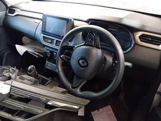 stripping renault kiger 2022 doors and engine gearbox tailgate door hub suspension