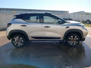 stripping renault kiger 2022 doors and engine gearbox tailgate door hub suspension