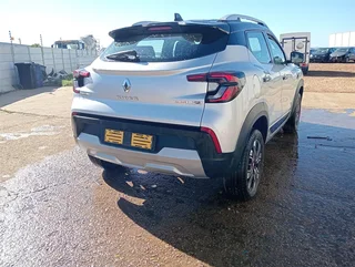 stripping renault kiger 2022 doors and engine gearbox tailgate door hub suspension