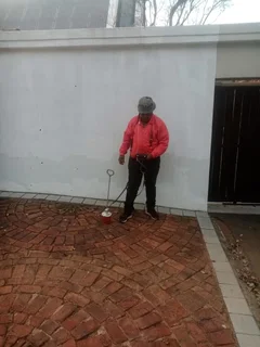 CABLE FAULT LOCATOR IM LOCATING UNDERGROUND CABLE FAULTS