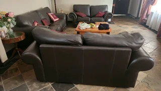 Leather lounge suite R30 000 neg