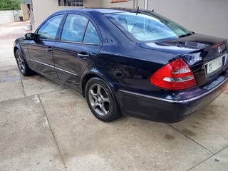 Mercedes-Benz E240 E211