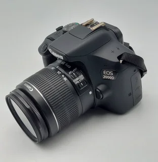 Canon Eos2000d &#43; Efs 18-55Mm F/3.5-5.6 Is Ii Lens &#43; Charger
