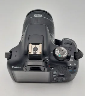 Canon Eos2000d &#43; Efs 18-55Mm F/3.5-5.6 Is Ii Lens &#43; Charger