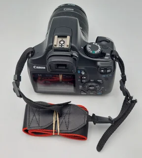 Canon Eos 1100D With Efs 18-55Mm Lens