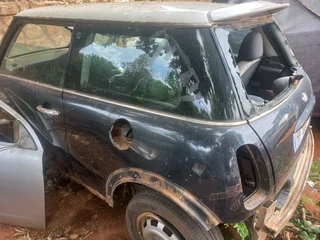 Mini cooper S R53 1.6 manual transmission stripping for spares