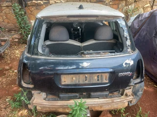 Mini cooper S R53 1.6 manual transmission stripping for spares