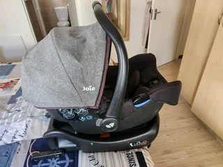 Joie Car Seat And Isofix Base With Leg