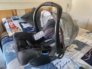 JOIE car seat and ISOFIX base with leg