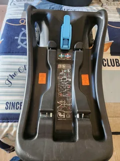 JOIE car seat and ISOFIX base with leg