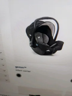 JOIE car seat and ISOFIX base with leg