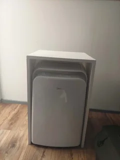 Midea 12000 BTU Portable Aircon ( R6200 now R3800)