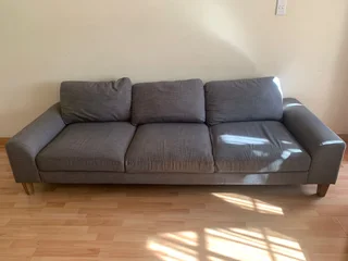 Couch - Ad posted by Siza Zwane