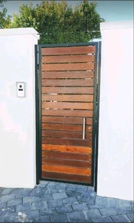 Automated sliding gates and fencing