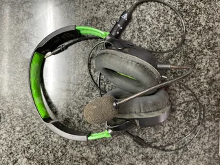 PlayStation 4 Slim 1TB &#43; 3 Controllers &#43; Headset – Excellent Deal