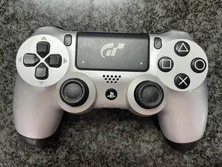 PlayStation 4 Slim 1TB &#43; 3 Controllers &#43; Headset – Excellent Deal