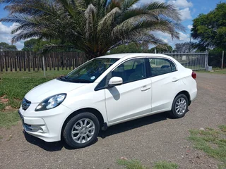 2014 Honda Amaze Sedan