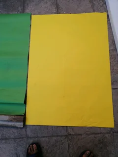 Paper Adhesive Matt Yellow,green, Roll W 800mmx 1000mm, Ideally For Covering Of School Books.placa